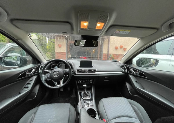 Mazda 3 cena 54500 przebieg: 82000, rok produkcji 2016 z Wołomin małe 92